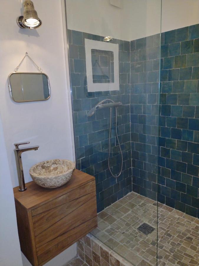 La Maison Des Autres, Piscine Chauffee, Chambres D'Hotes Proches Uzes, Nimes, Pont Du Gard Saint-Genies-de-Malgoires Экстерьер фото