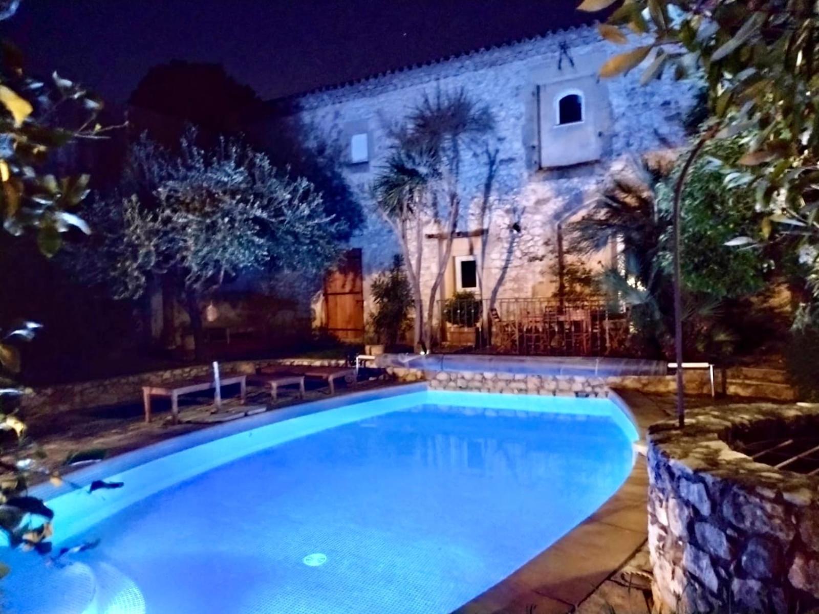 La Maison Des Autres, Piscine Chauffee, Chambres D'Hotes Proches Uzes, Nimes, Pont Du Gard Saint-Genies-de-Malgoires Экстерьер фото